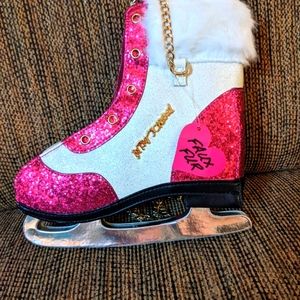Betsey Johnson NWT ice-skate